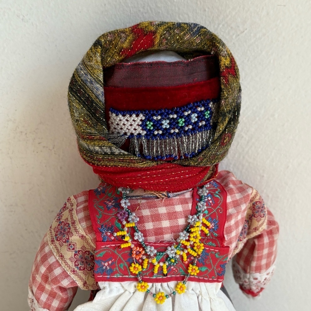 Vintage handmade faceless traditional folk rag doll fabric beads necklace RARE - Picture 5 of 16